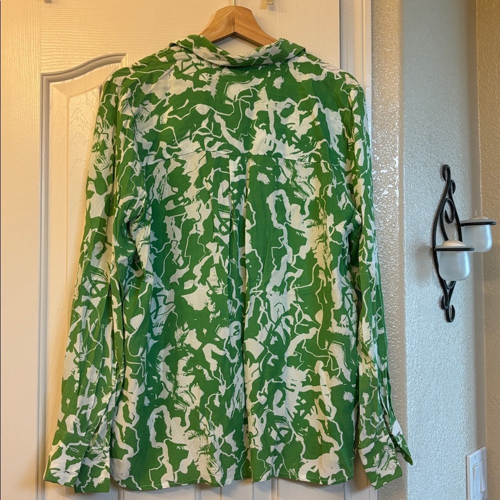 ICHI Regine Green And White Abstract Pattern Blouse - Picture 4 of 4
